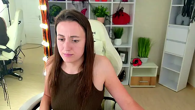 Ava_Shine live cam on StripChat