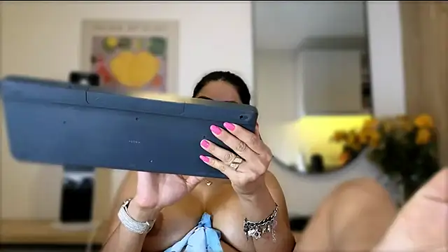 Alondra_fetish live cam on StripChat