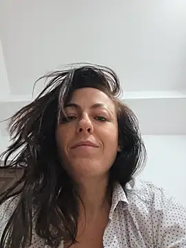 Risky_woman