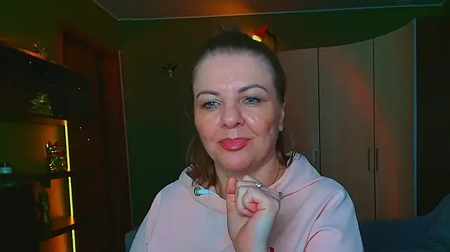 VeronikawGold live cam on StripChat