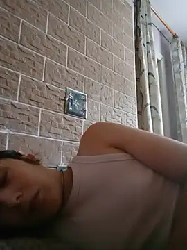 Ponka2011 live cam on StripChat