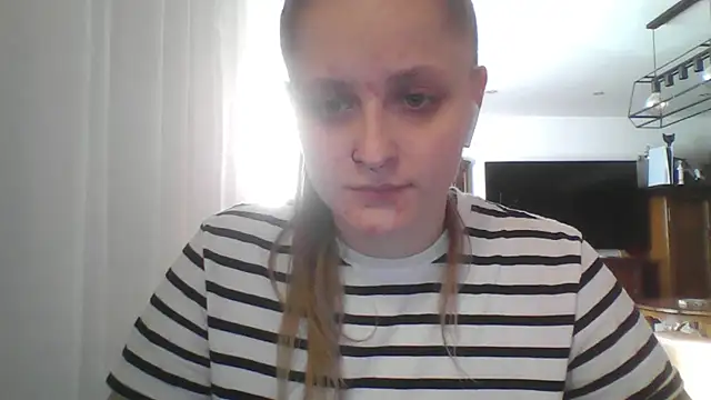 LeaWetGirl live cam on StripChat