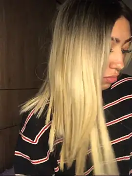 Violet_Monroe_