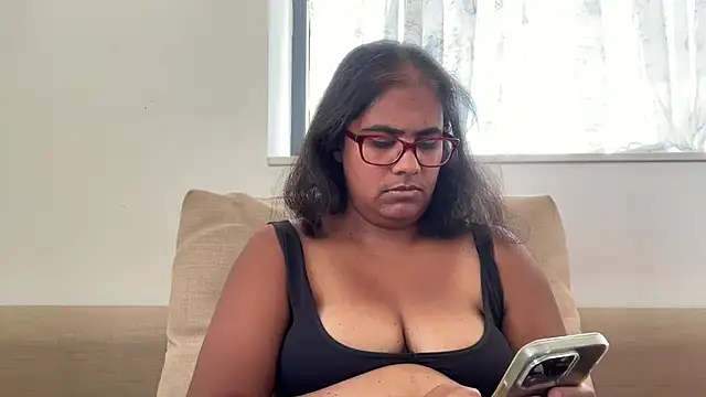 frenchunicorn (Ask my age) - masturbate and moan for 2 mn
