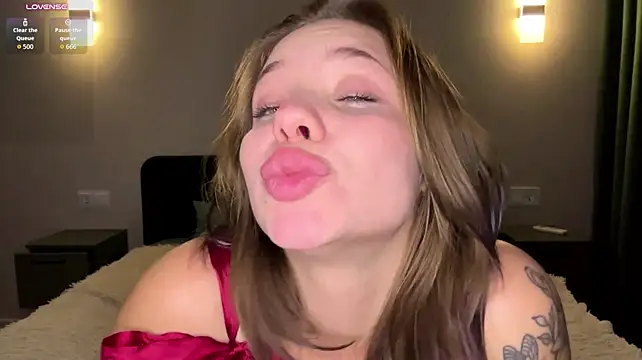 Betty_Tray live cam on StripChat