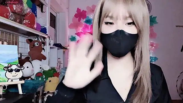 Tieu-May live sex cam