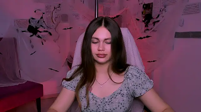 MissTessaGlow live cam on StripChat