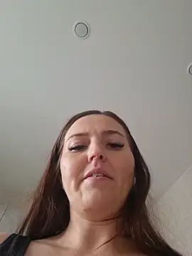 MilaMature webcam