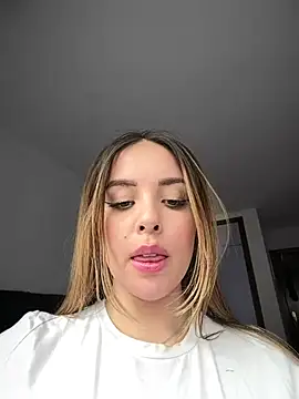 Alirawrz webcam