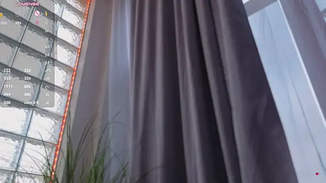 Sassy_Teen live cam on StripChat