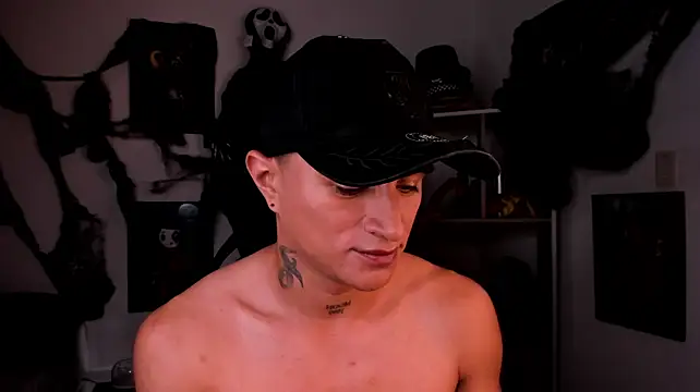 LiamDeeps live cam on StripChat