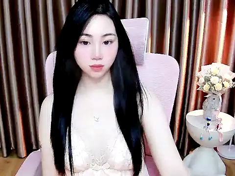 Helen_202 live cam on StripChat