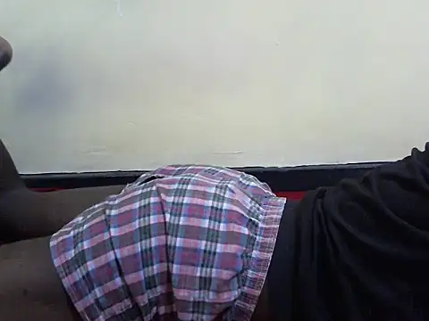 hornyman2245xxx live cam on StripChat