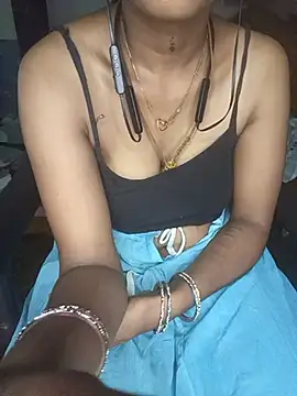 Tamil-Gowshika live cam on StripChat