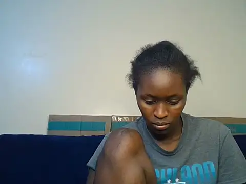 Prettybae- live cam on StripChat