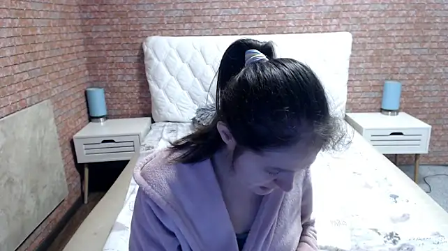 Holliy_Cooper live cam on StripChat