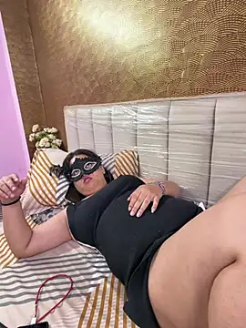Curvy_GX live cam on StripChat