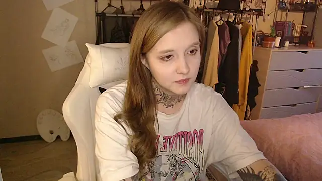 Taissa_Harmon live cam on StripChat