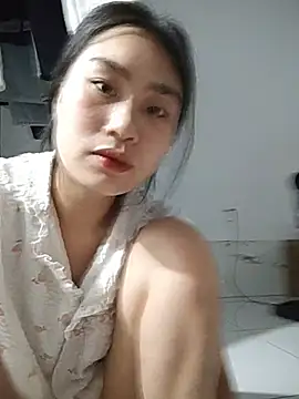 Emma-18t live cam on StripChat