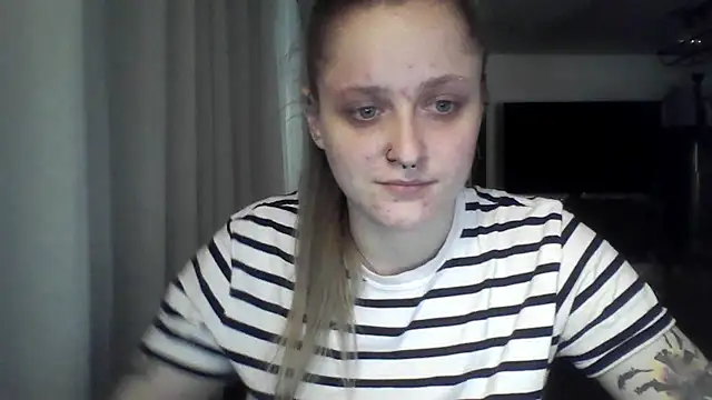 LeaWetGirl live cam on StripChat