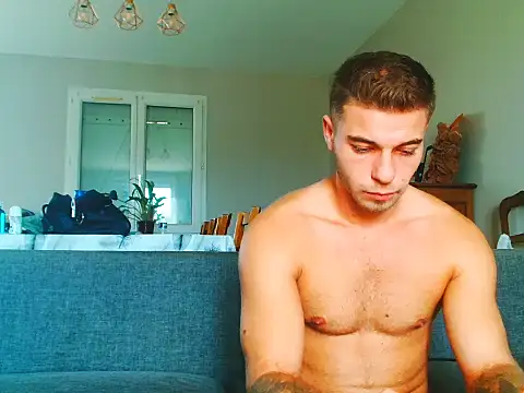 Elkafit28 live cam on StripChat