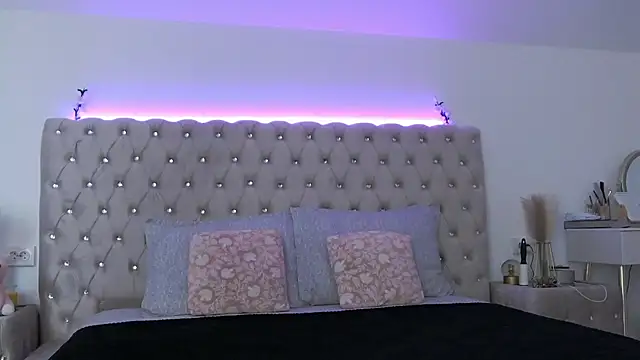 KandyCosse live cam on StripChat