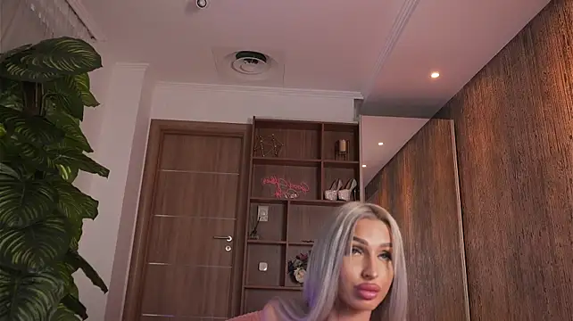 ArianaXO_ live cam on StripChat