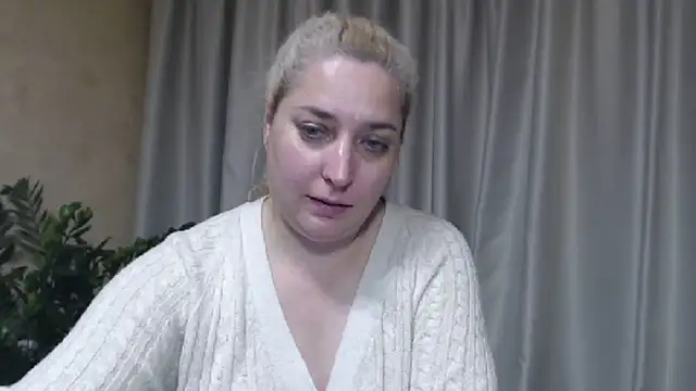 sweetpussy13 live cam on StripChat
