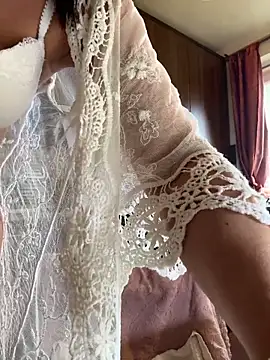 Hotmomcheckk_