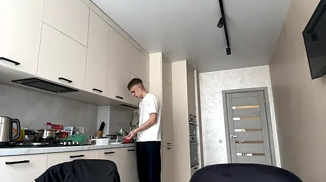 SoloFury live cam on StripChat