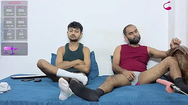 DesiDaddyandSon live cam on StripChat