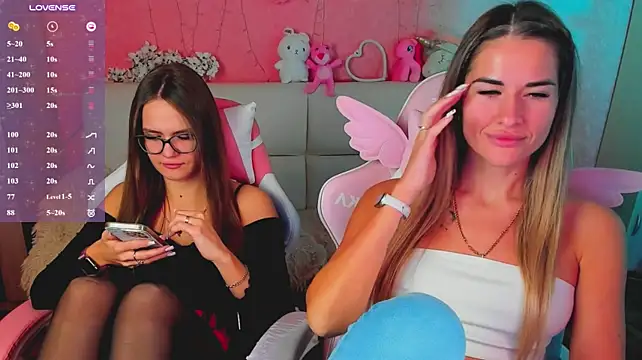 hotty_girls_here webcam