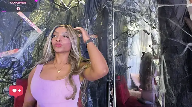 BriannaChelsea live cam on StripChat