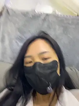 nini_11 (Ask my age) - 乳夹2分钟Breast clamps for 2 minutes