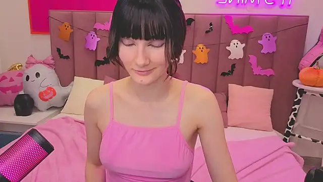 Lili_flowerr live cam on StripChat