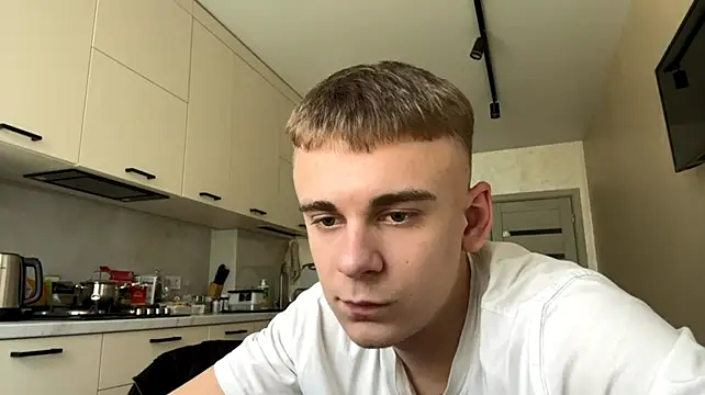 SoloFury live cam on StripChat