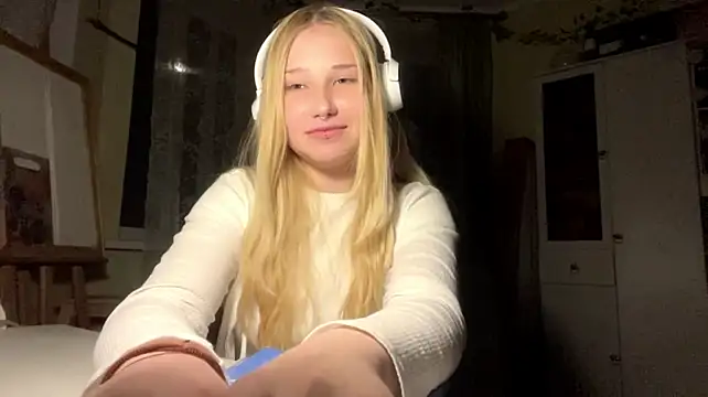 KayleighIacovone live cam on StripChat