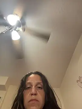 LexxxiLuvsLair webcam