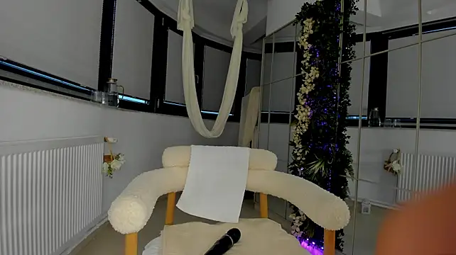 bellahot77