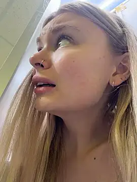 -MiaKitty webcam