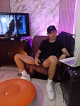 HannibalLester live cam on StripChat