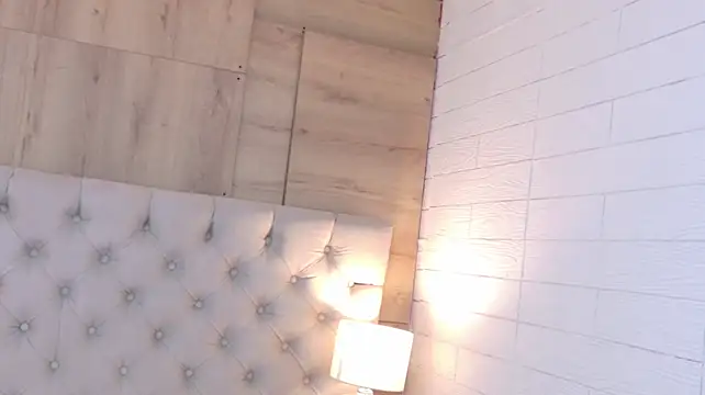 MiaaBlondie_ live cam on StripChat
