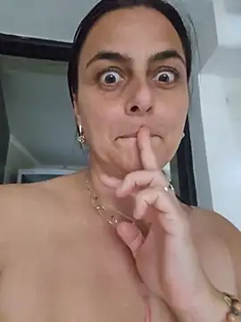 isabellecraft (F milf) - Nacked in bathroom