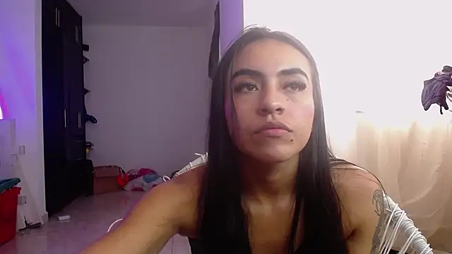 Leslie_Bussh_ live cam on StripChat