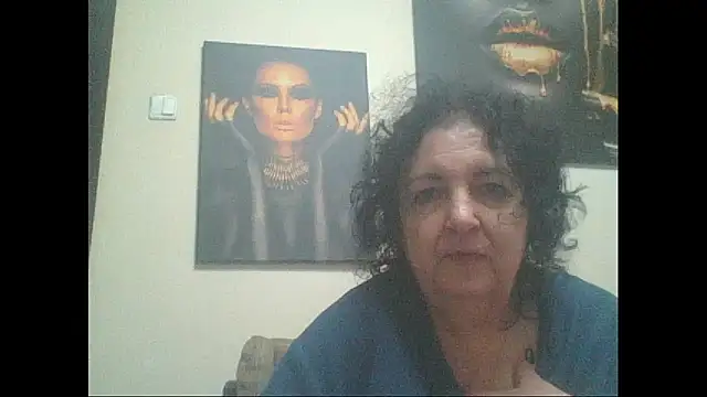 maturekorine live cam on StripChat