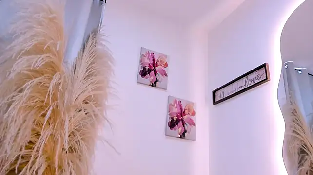 SagiraBelle live cam on StripChat