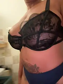 Webcam en directo de la tetona Safia_dz