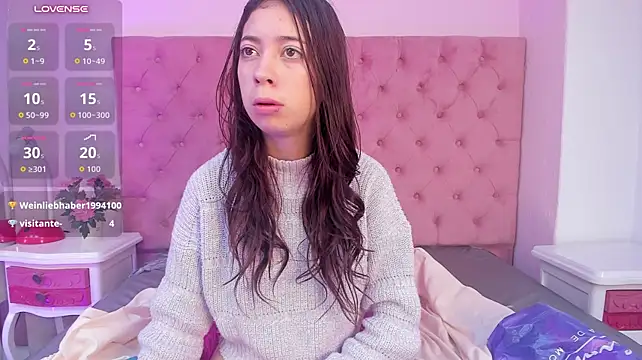 abrilcollins09 live cam on StripChat