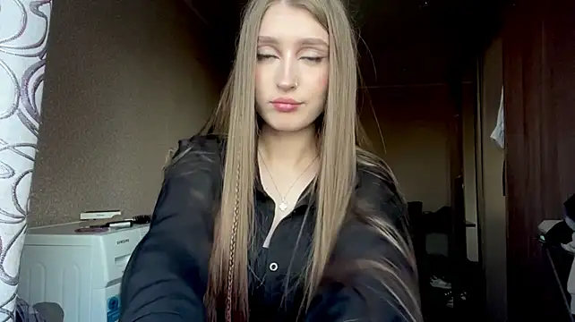 LashundaWilbourn live cam on StripChat