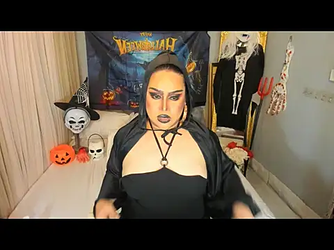 RavennaMiller live cam on StripChat